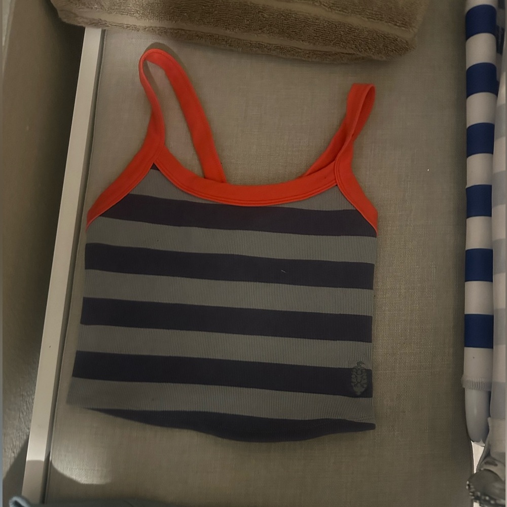 Free people movement athletic crop top bra worn only once xs/s